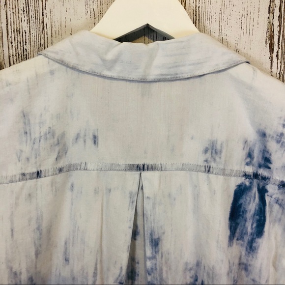NWT Rock & Republic Embellished Acid Wash Top. - Picture 7 of 8